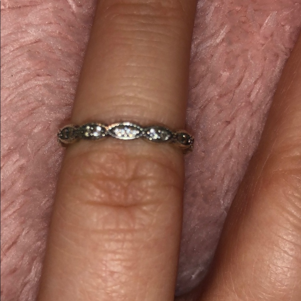 Pandora sparkling leaves stackable- size 50 (5.5)